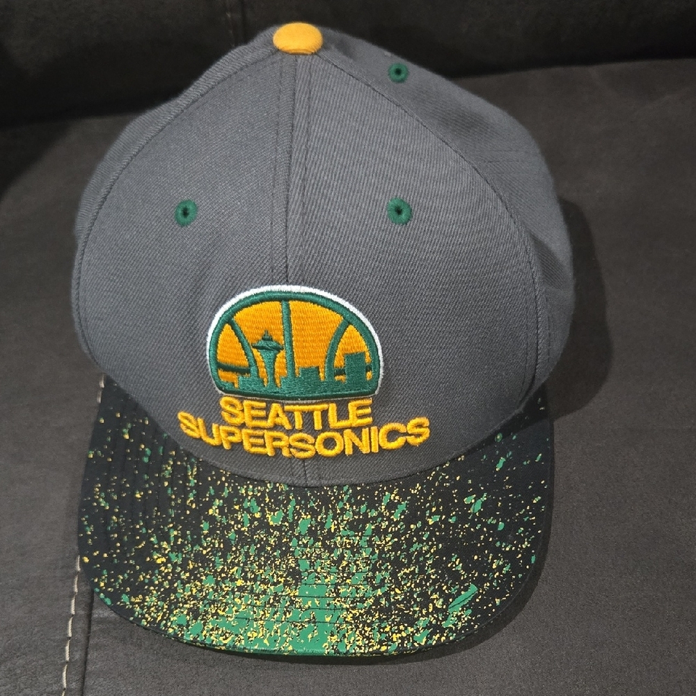 Mitchell & Ness Gray Seattle Supersonics Hat